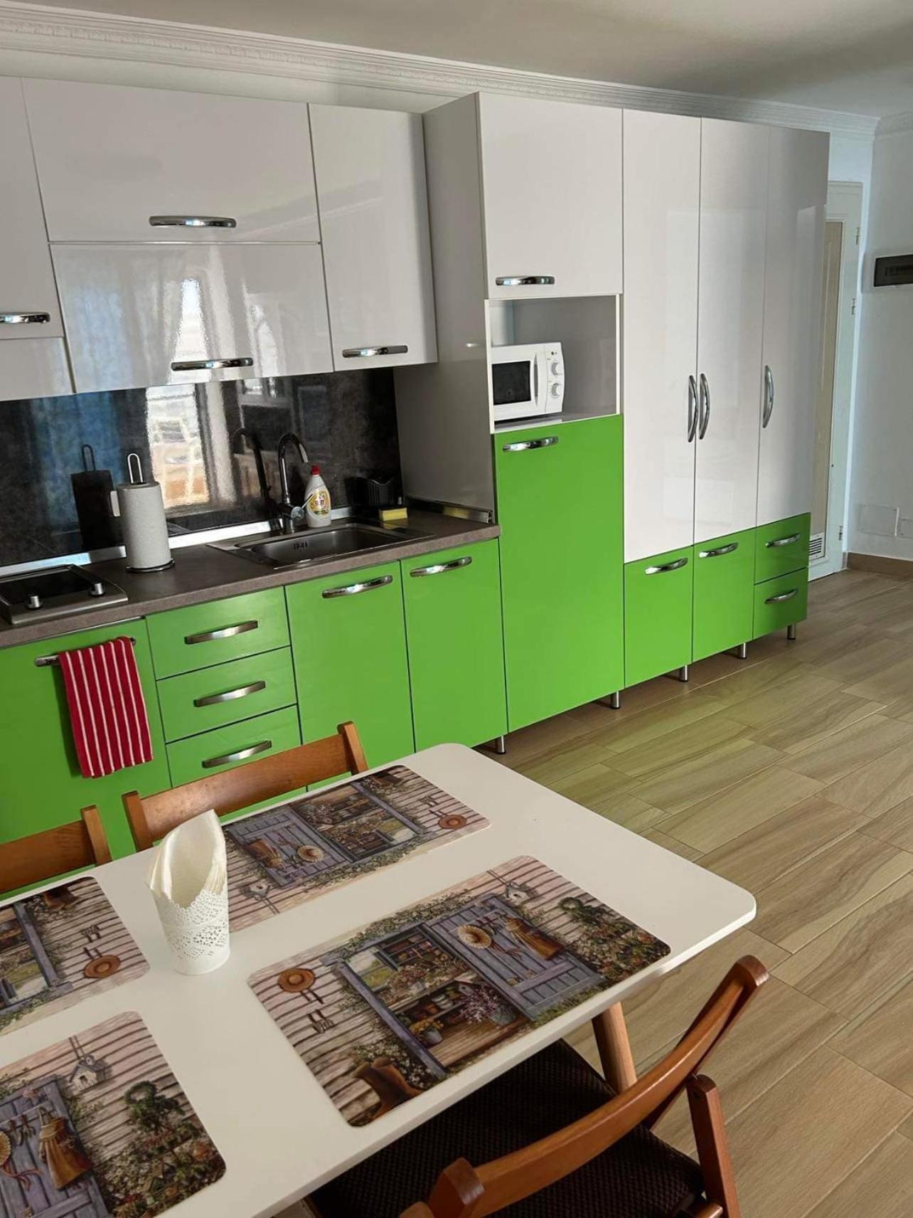 Kk Fafa Apartments Golem  Eksteriør billede